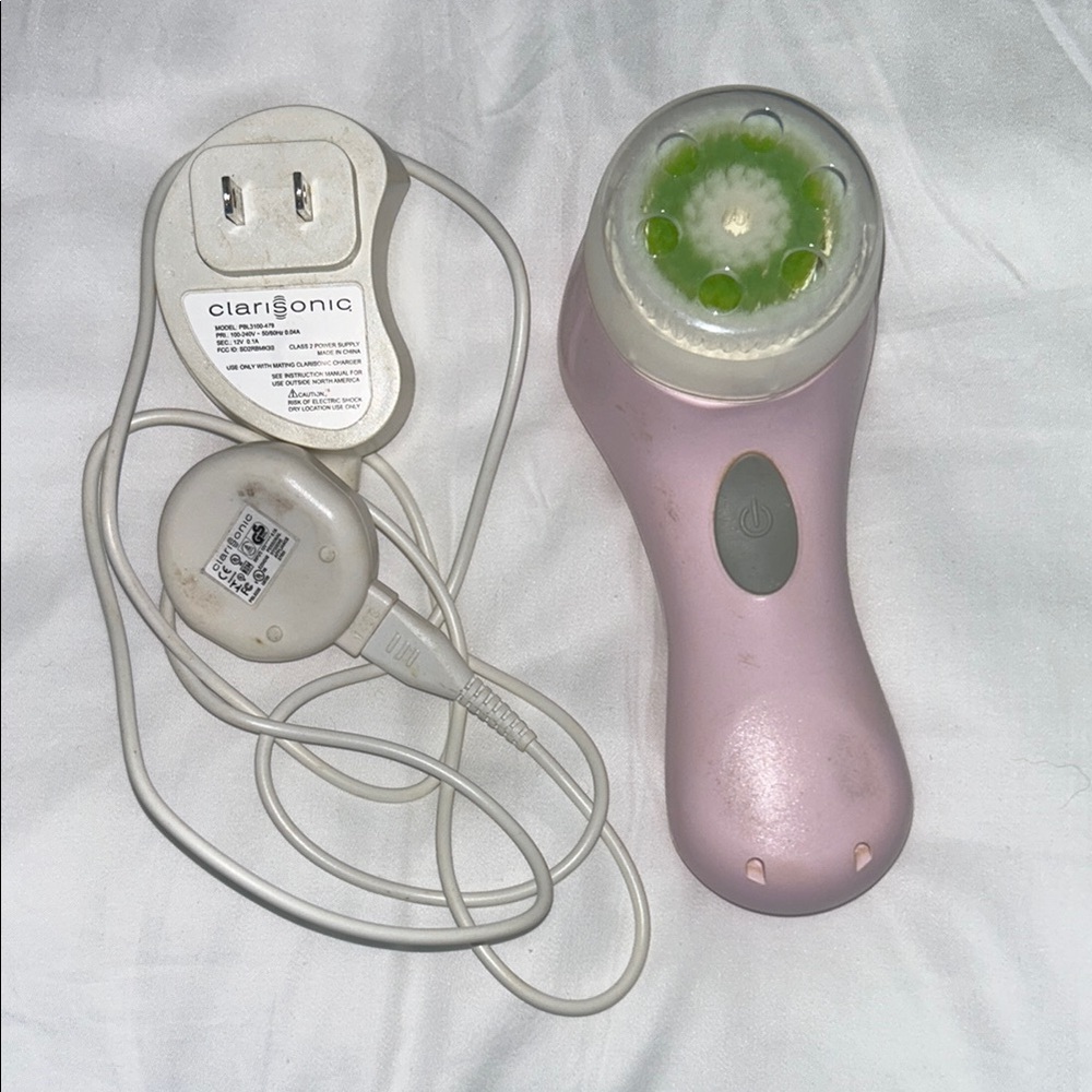 Clarisonic Pink Cleansing Device with Charger